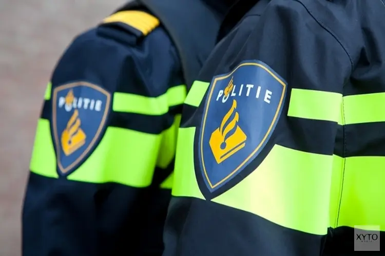 Korte inzet ME na belagen politieagenten