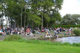 Lemmer wint skûtsjesilen bij Terherne op het Sneekermeer