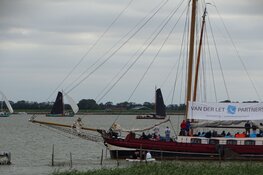 Skûtsje van Leeuwarden wint in Lemmer