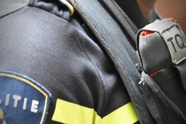 Politie bekogeld met vuurwerk in Ferwert