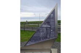 Canadees monument onthult in Kazemattenmuseum