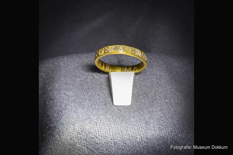 Unieke middeleeuwse liefdesring ring aangekocht door Museum Dokkum