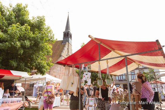 Zomerse jaarmarkt strijkt neer in Dokkum