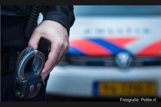 Twee aanhoudingen na steekincident Van Sytzamastrjitte