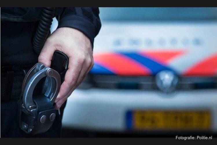 Twee aanhoudingen na steekincident Van Sytzamastrjitte